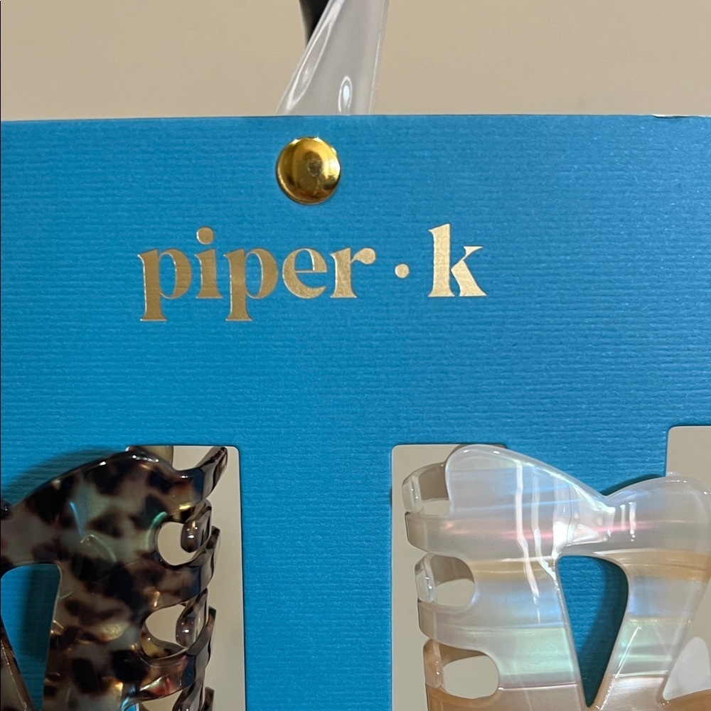 Piper K | Tortoise & Iridescent Cream Hair Clips - Picture 3 of 8